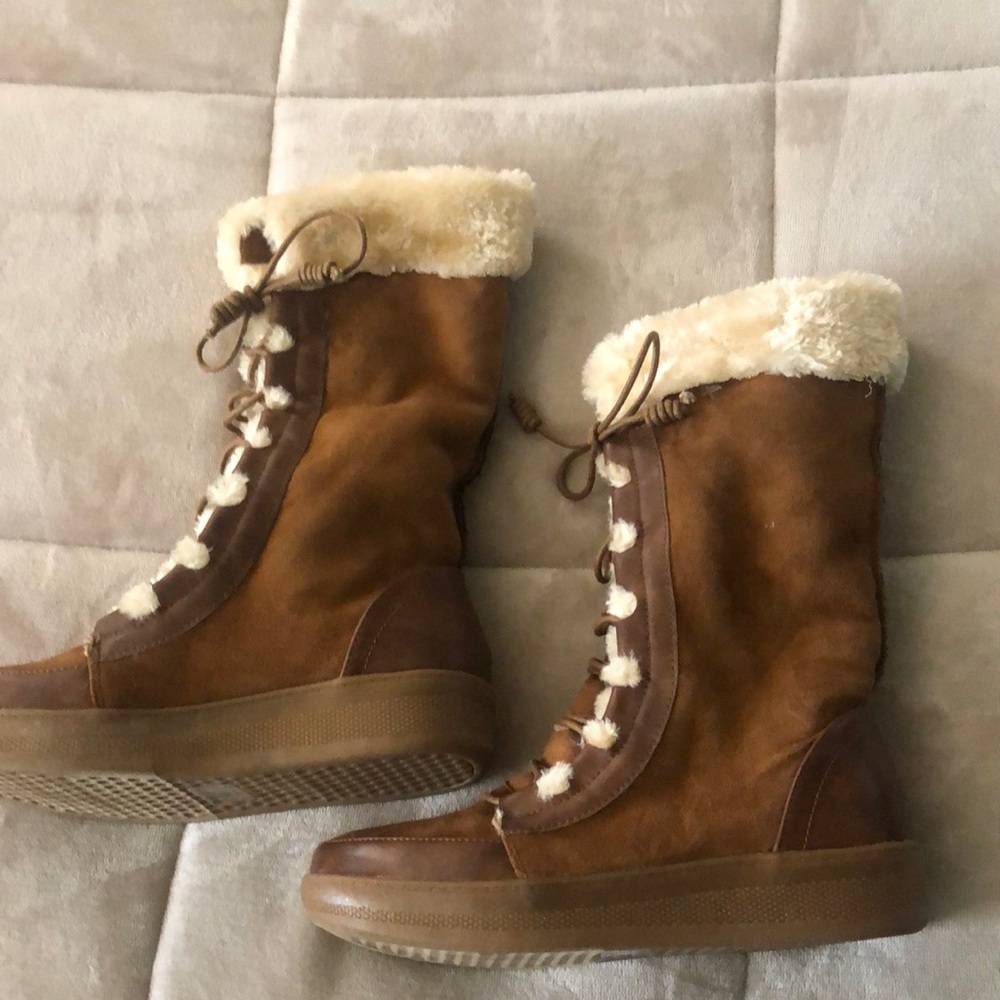 Women's Brown Shearling-Lined Boots Never Worn
